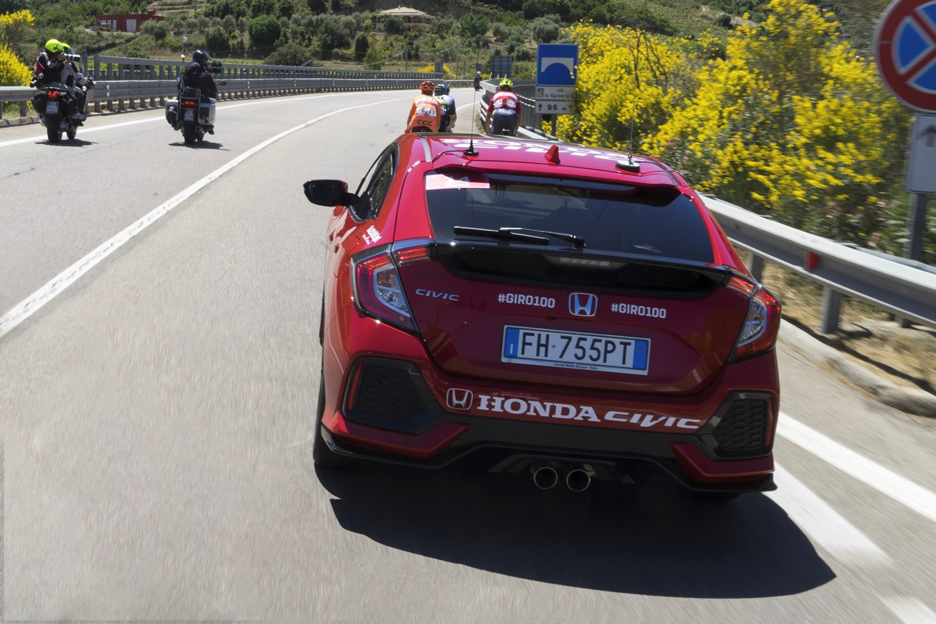 Honda features as official sponsor and supplier of cars and motorcycles for the 100th Giro d'Italia