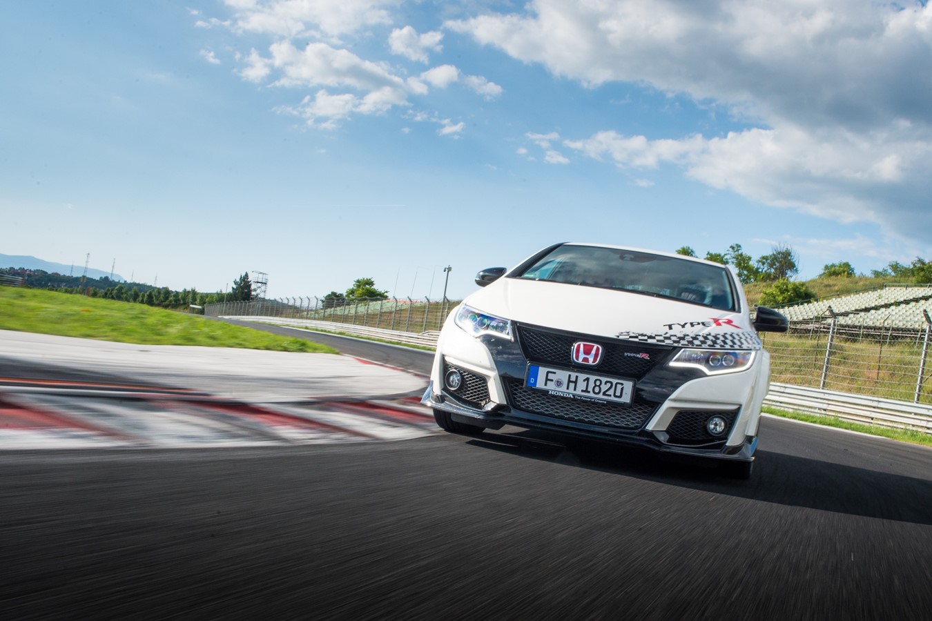 Honda Civic Type R stabilisce nuovi tempi record su cinque circuiti europei leggendari