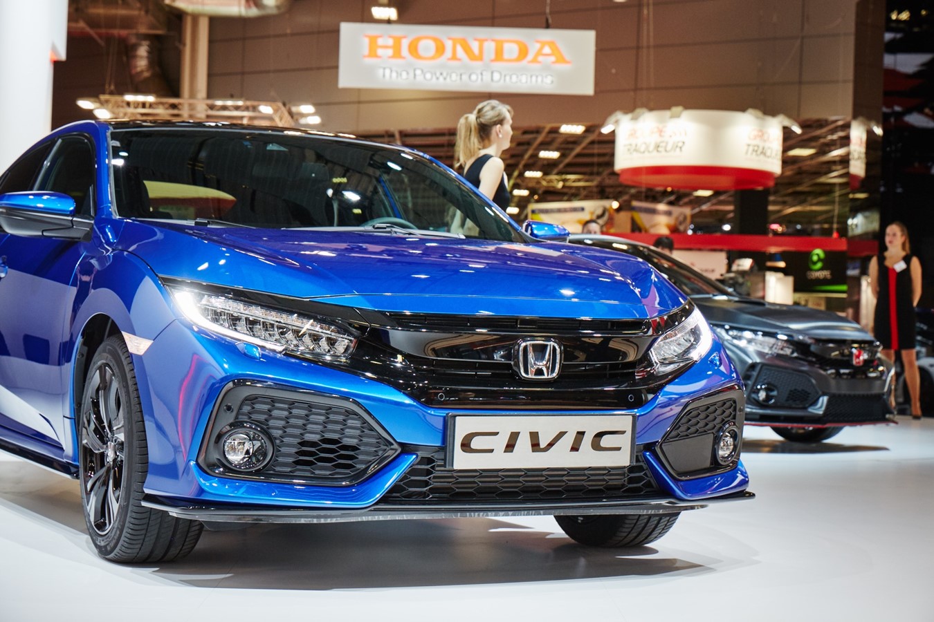 L’étape suivante de la reprise de Honda: La Civic Hatchback et le prototype de Type R occupent le devant de la scène à Paris