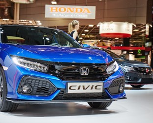 Honda setzt Erfolgskurs in Europa fort: Civic Fünftürer und Type R Prototyp im Rampenlicht auf dem Automobilsalon in Paris
