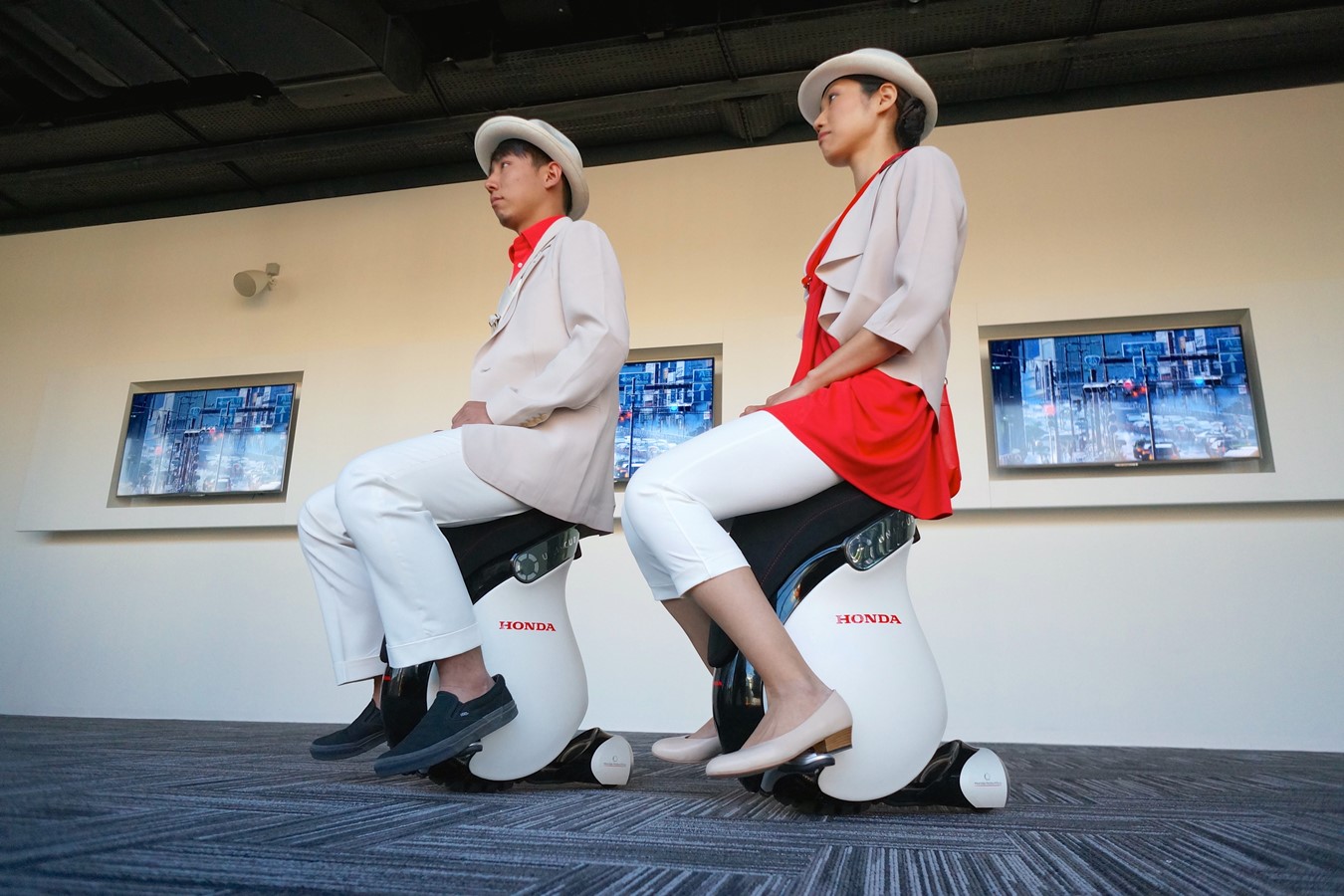 UNI-CUB β, Honda’s Personal Mobility Device to Make Expo Milano Debut