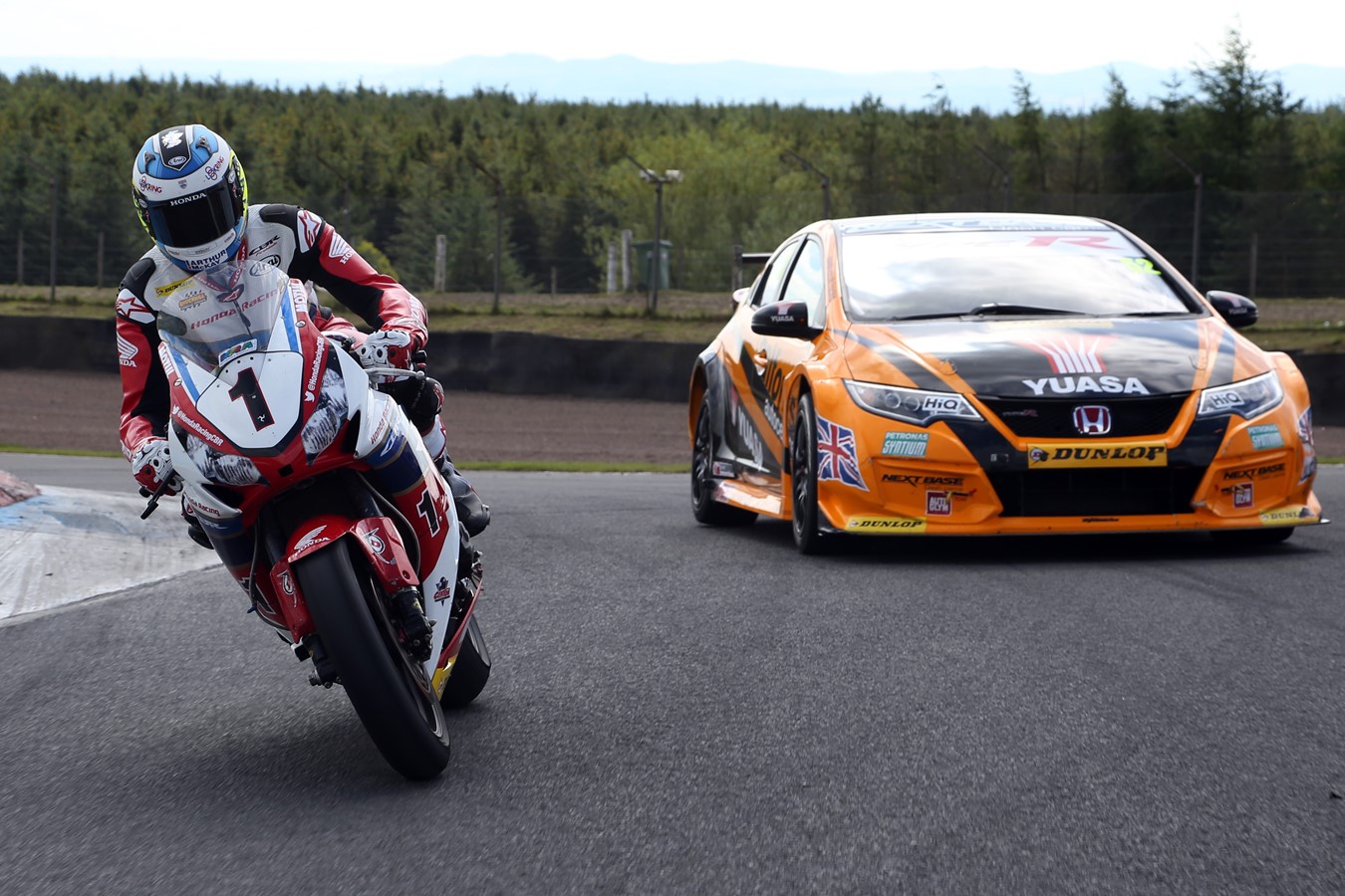 Dunlop and Honda pit Isle of Man TT legend against double British Touring Car Champion