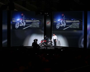 New X-ADV and 25th anniversary CBR1000RR Fireblade lead new Honda 2017 line-up at EICMA
