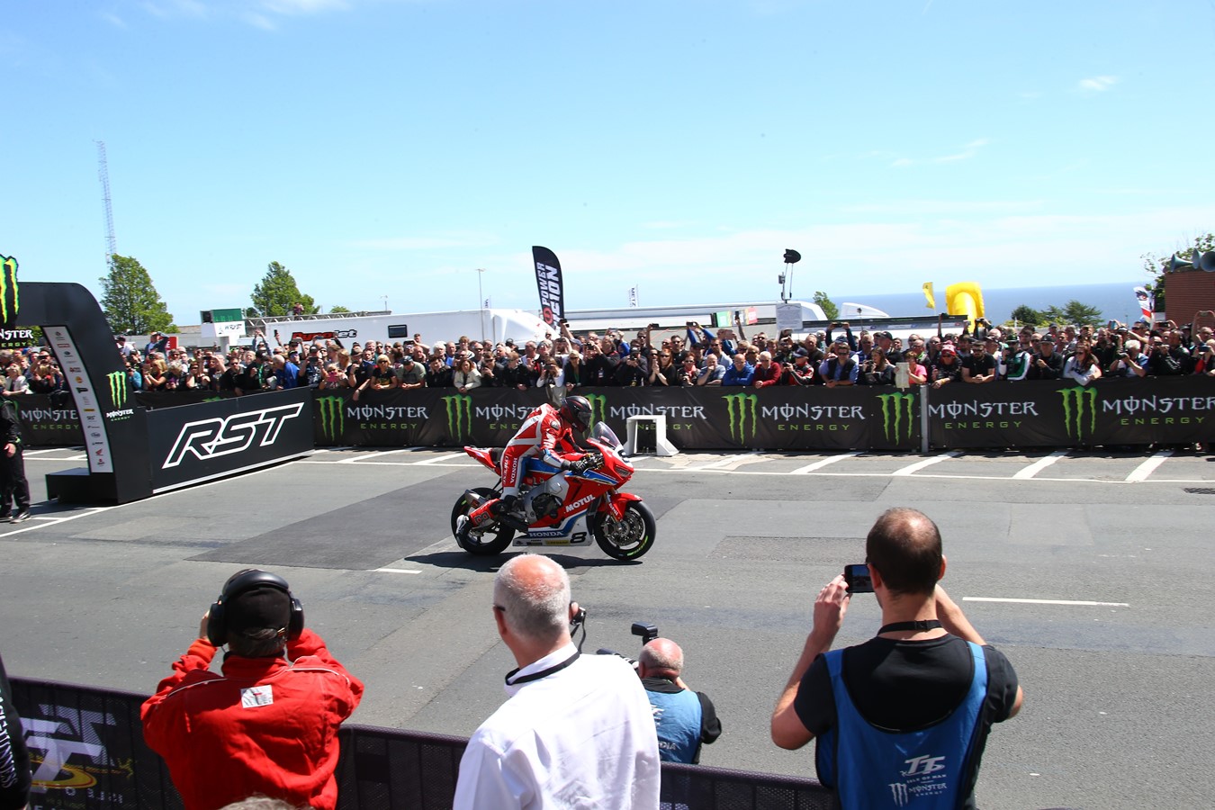 Early end to Superbike TT for Honda Racing
