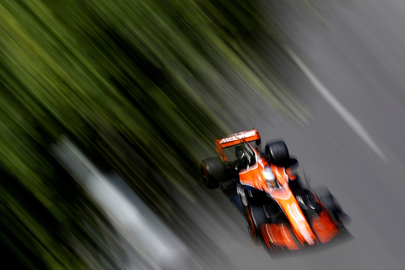 McLaren-Honda take first points of the year in Baku
