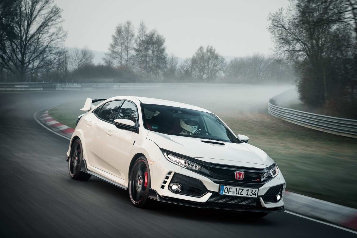 17 Honda Civic Type R Sets New Front Wheel Drive Lap Record At Nurburgring
