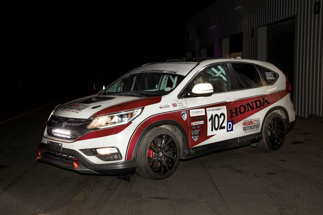 Honda UK and Mission Motorsport create first ever CR-V diesel race car for Race of Remembrance