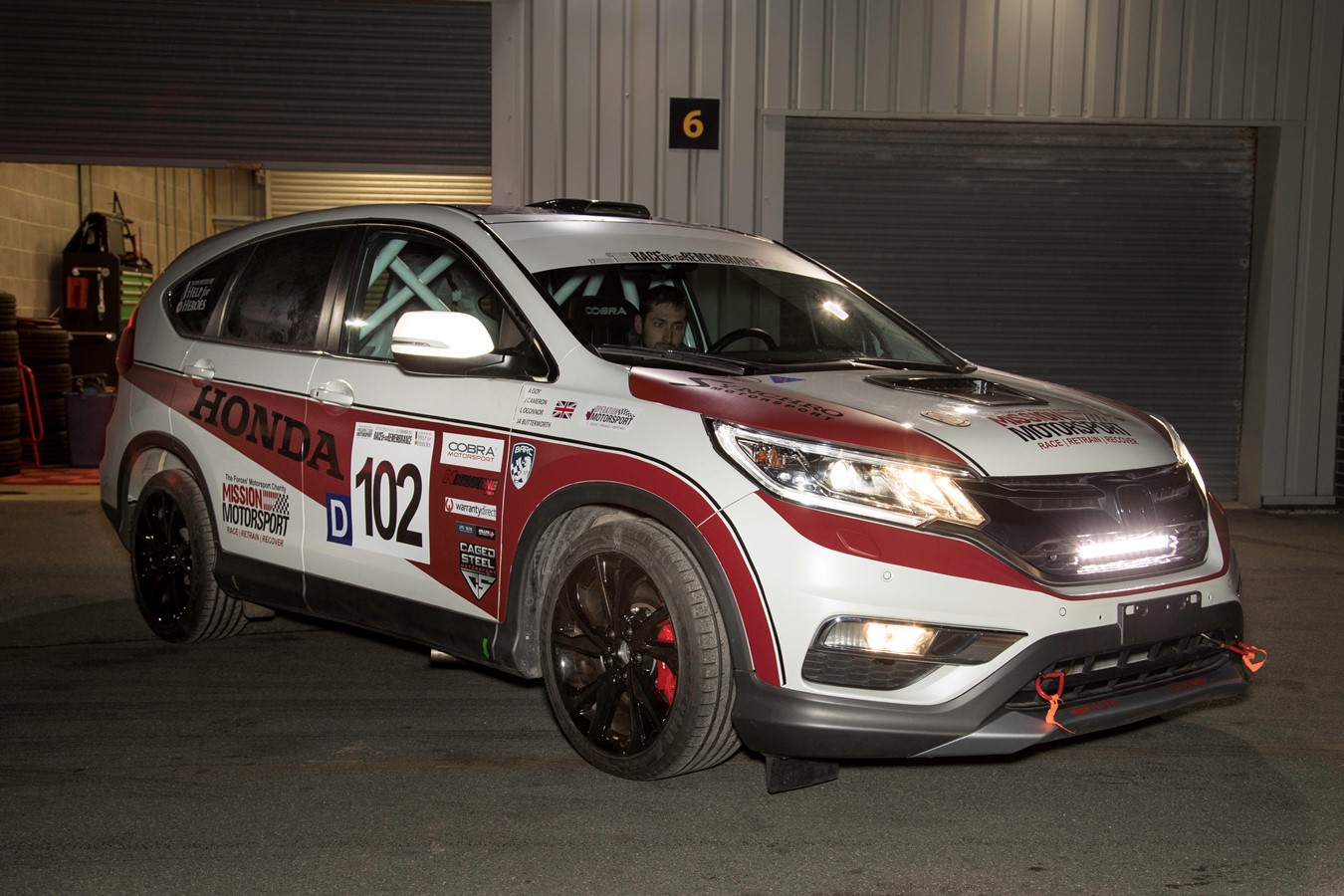 Honda UK and Mission Motorsport create first ever CR-V diesel race car for Race of Remembrance