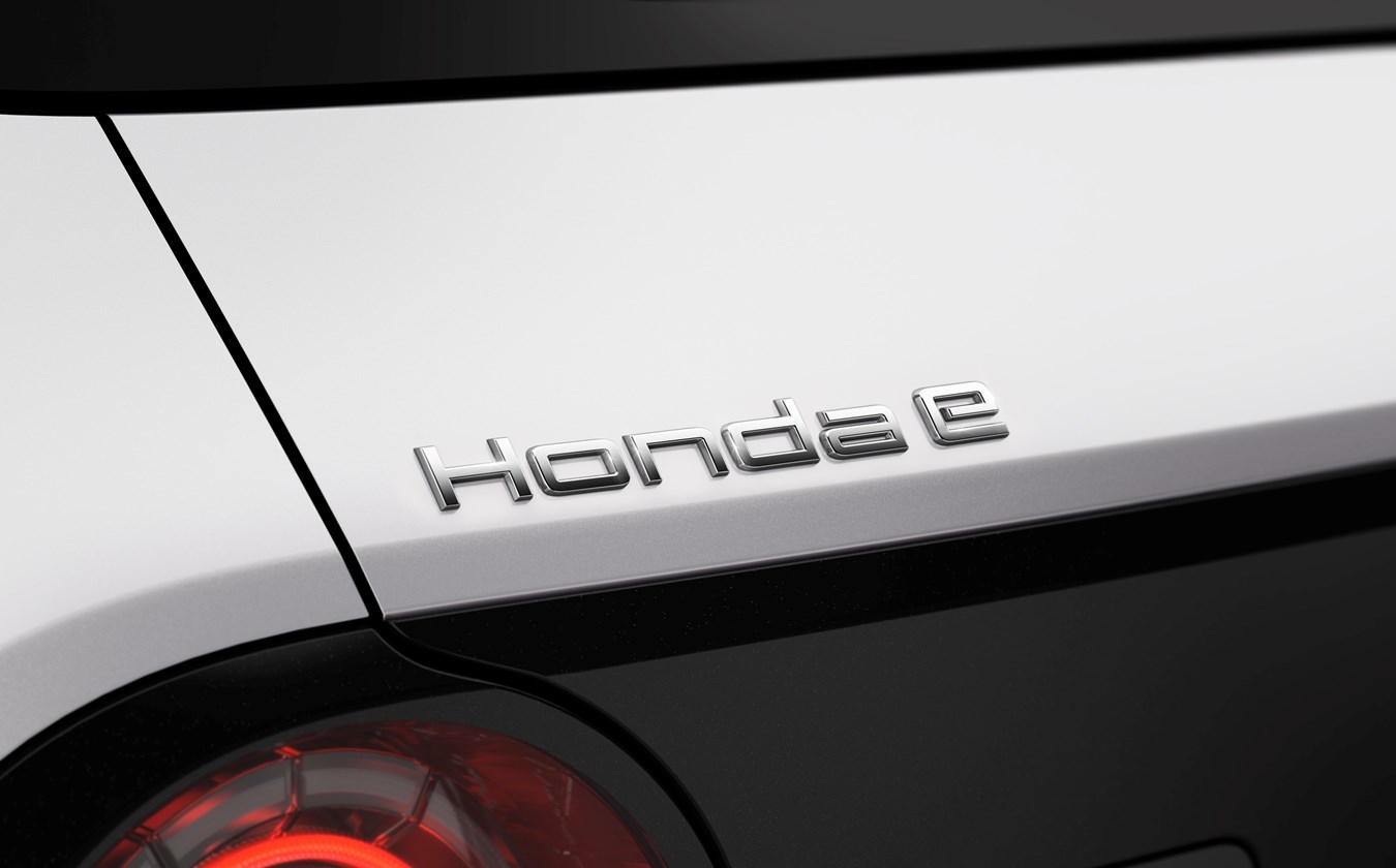  Honda flyttar fram sin ”Elektriska vision” genom att presentera namnet på sitt nya elektriska stadsfordon och bekräfta hybridkraft för helt nya Jazz