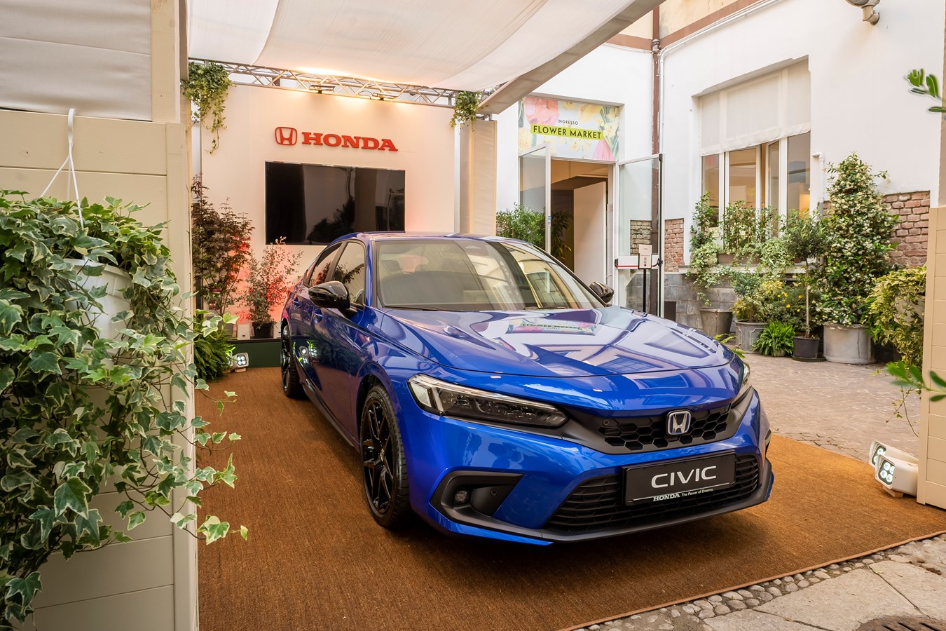 La nuova Honda Civic è la grande protagonista al Fuori Salone di Milano durante la Design Week