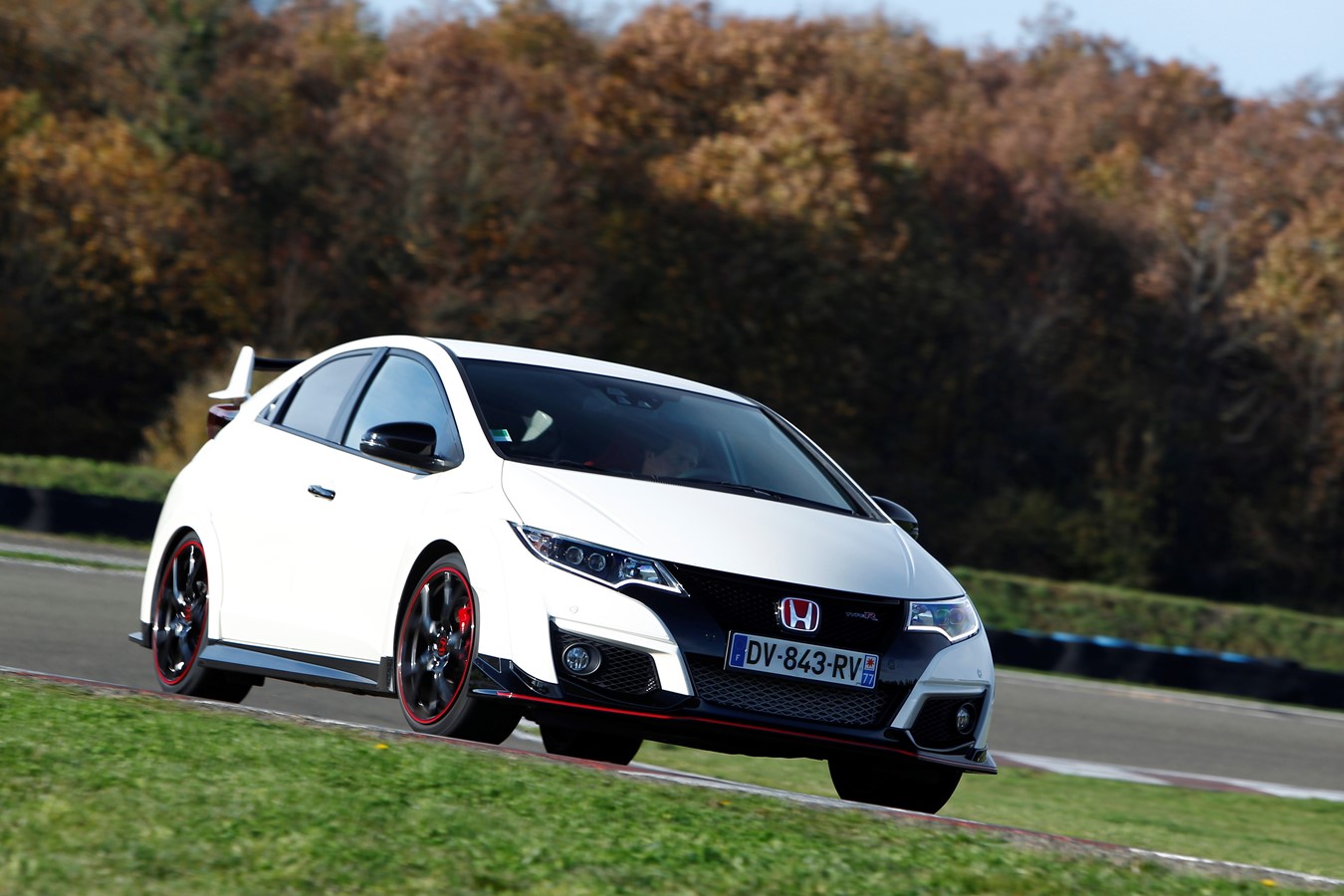 La Honda Civic Type R élue Sportive De Lannée 2015 Par Le Magazine