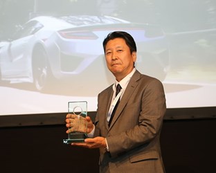 HONDA NSX ENGINE IS THE BEST NEWCOMER AT INTERNATIONAL ENGINE OF THE YEAR AWARDS 2017