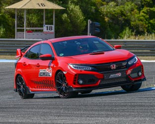 Honda Civic Type R sets new lap record at Estoril circuit in Portugal, driven by Tiago Monteiro