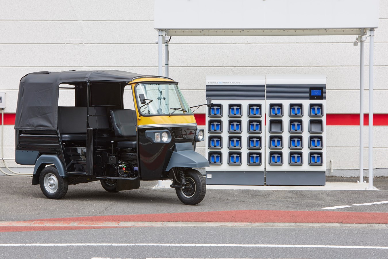 Honda lance un service de partage de batteries pour les taxis tricycles électriques en Inde au premier semestre 2022