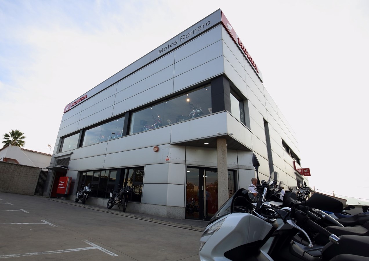 Motos Romero inaugura unas nuevas y espectaculares instalaciones en Algeciras