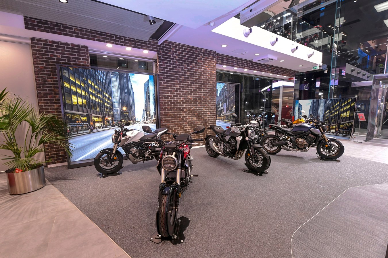 Honda Begins Roll Out Of New Dream Dealer Concept With The Creation Of Flagship Dealership In Rome