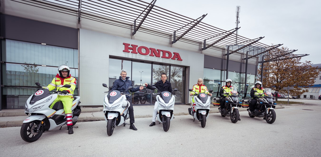 Honda 125 cm³ Scooter unterstützen den Arbeiter-Samariter-Bund Wien bei COVID-19 Testungen