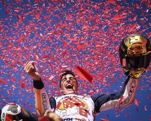 Marc Márquez ist MotoGP Weltmeister 2017 und das Repsol Honda Team sichert sich den Dreifach-Titel