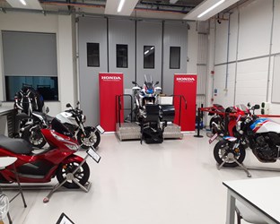Honda UK collaborates with Nottingham Trent University to showcase motorcycles to students