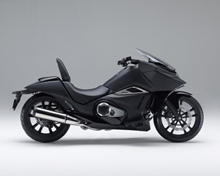 Honda sorprende con el anuncio de la exclusiva NM4 Vultus de estilo futurista