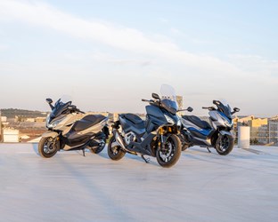 Honda’s premium Forza scooter family expands for 2021 with the arrival of Forza 750 and Forza 350 