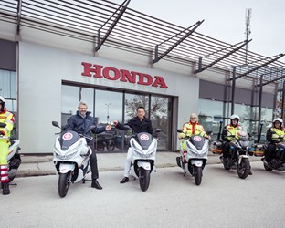 Honda 125 cm³ Scooter unterstützen den Arbeiter-Samariter-Bund Wien bei COVID-19 Testungen