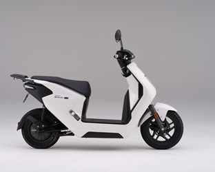 Novinkám modelového radu značky Honda pre rok 2023 budú na veľtrhu EICMA kraľovať nový XL750 Transalp a elektrický motocykel EM1 e: