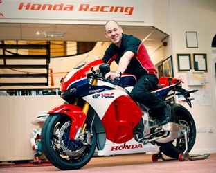 World’s first customer delivery of the Honda RC213V-S takes place at Honda’s UK racing headquarters