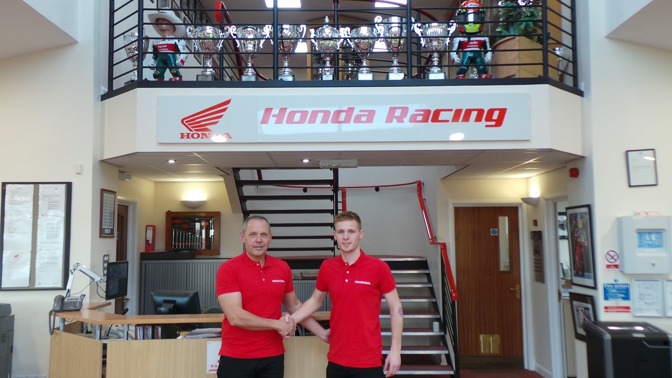 Honda Racing signs Andrew Irwin and Tom Neave in its British Superbike and National Superstock Championship assaults