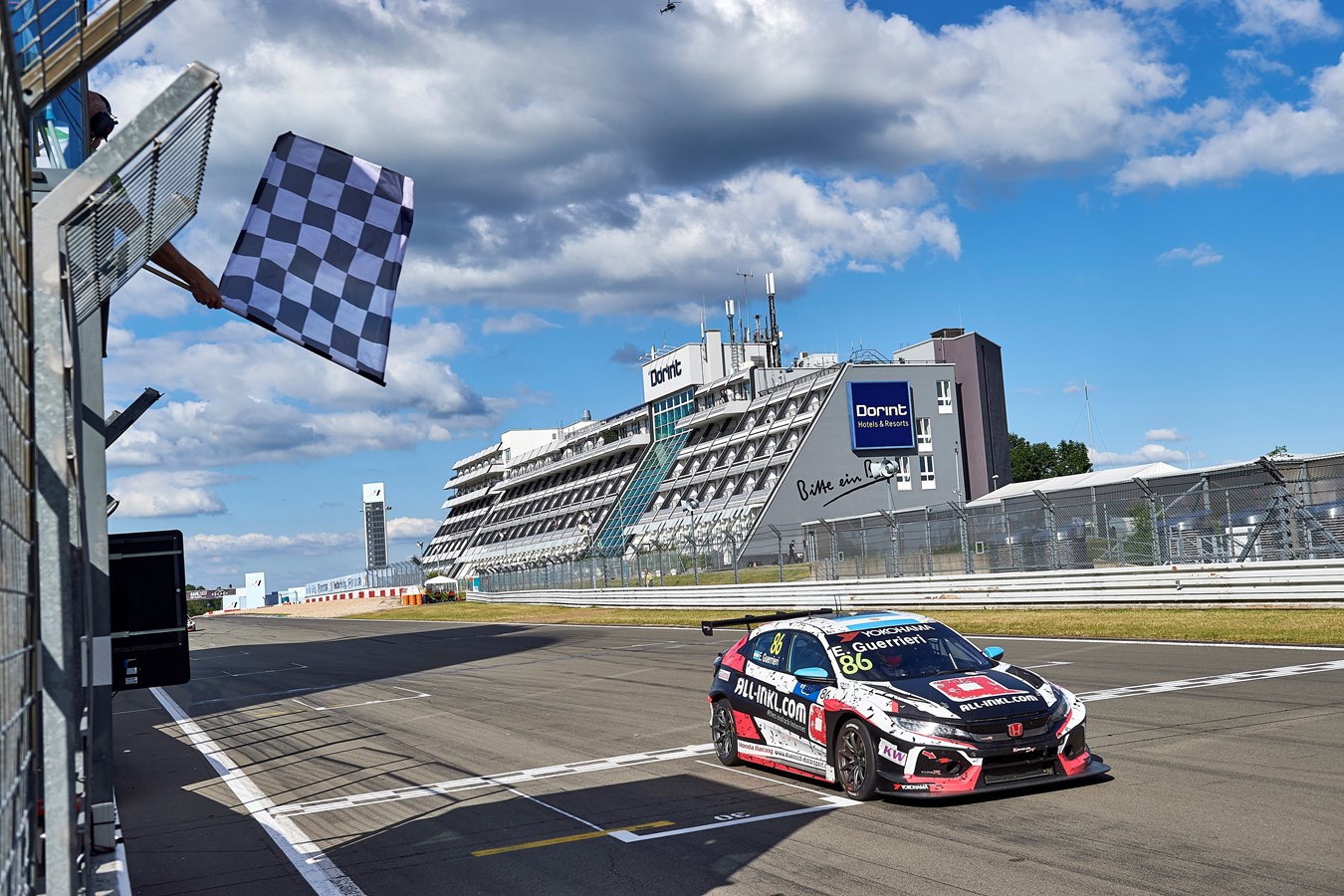 Honda Civic Type R Tcr Awarded Model Of The Year Prize