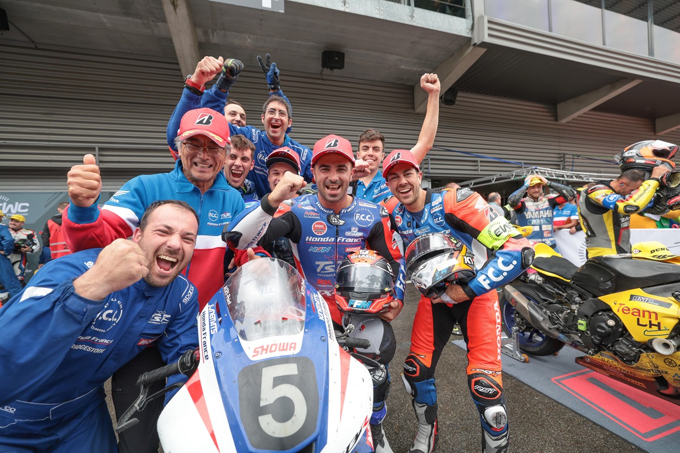 Dramatic third place for the F.C.C TSR Honda France in the last lap of the 24H SPA EWC Motos