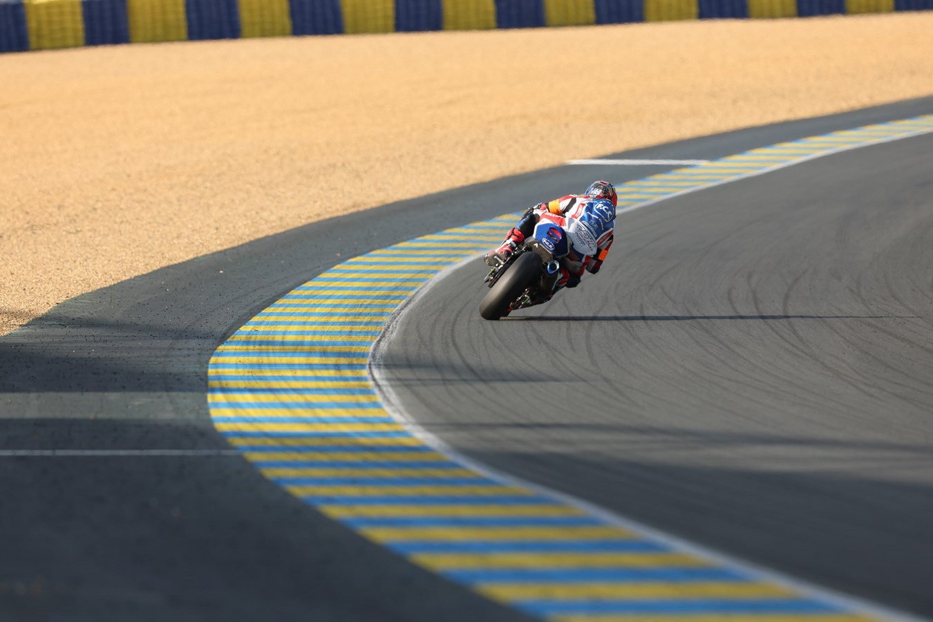 Le team F.C.C. TSR Honda France abandonne à 1h30 de l’arrivée des 24 Heures Motos…