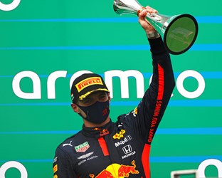 Stunning second for Max in Hungary