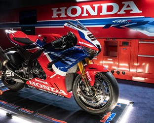 Bautista and Haslam ready to tackle the 2021 WorldSBK season with the CBR1000RR-R FIREBLADE