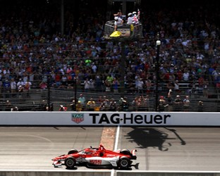 Marcus Ericsson takes his Chip Ganassi Racing Honda to victory in the 106th running of the Indianapolis 500