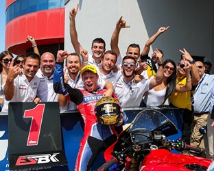 ¡Tito Rabat se proclama campeón de España de Superbike con la nueva CBR1000RR-R Fireblade!