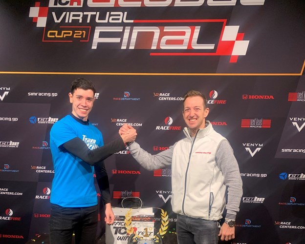 Juan Manuel Gómez wird TCR Virtual Global Champion und gewinnt die Testfahrt auf der Rennstrecke im Honda Civic TCR